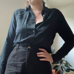 Everlane lightweight button up